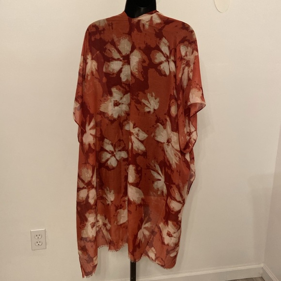 Denden Mushi Dark Rose Cream Sheer Hi-Low Floral Kimono NWOT One Size Fits Most - Picture 3 of 5